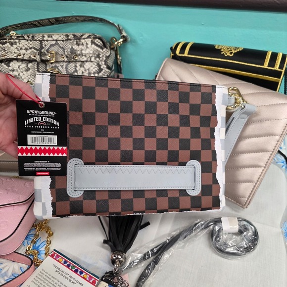 Sprayground CREAM AND BROWN TEAR CHECK CROSSOVER CLUTCH - Picture 5 of 6